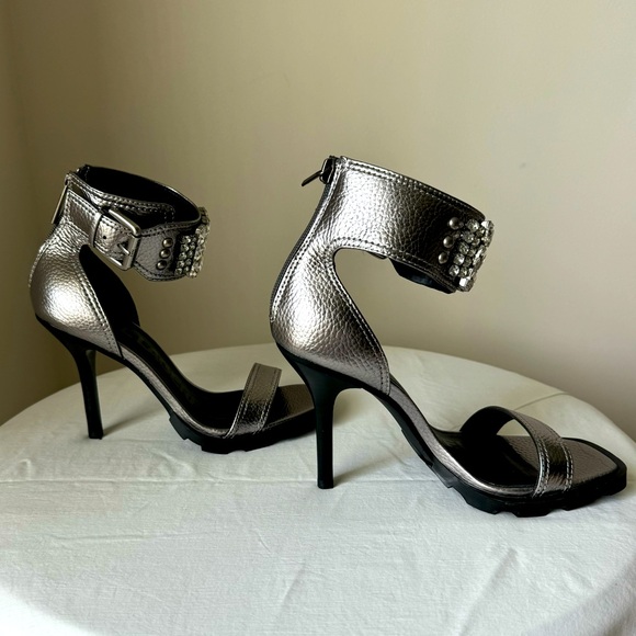 Karl Lagerfeld Malinda Embellished Sandal- Size 7 - Pewter - Picture 3 of 5